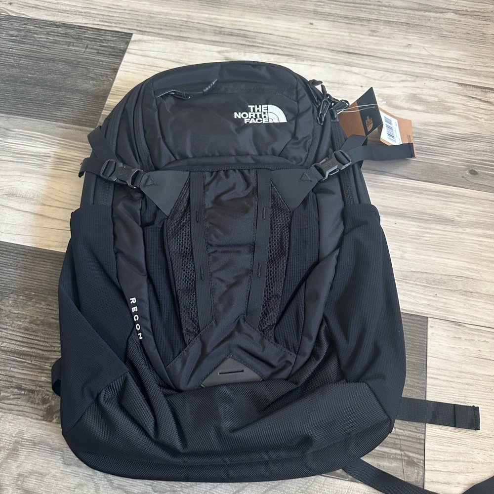 The North Face Recon 30L Unisex TNF Black NWOT